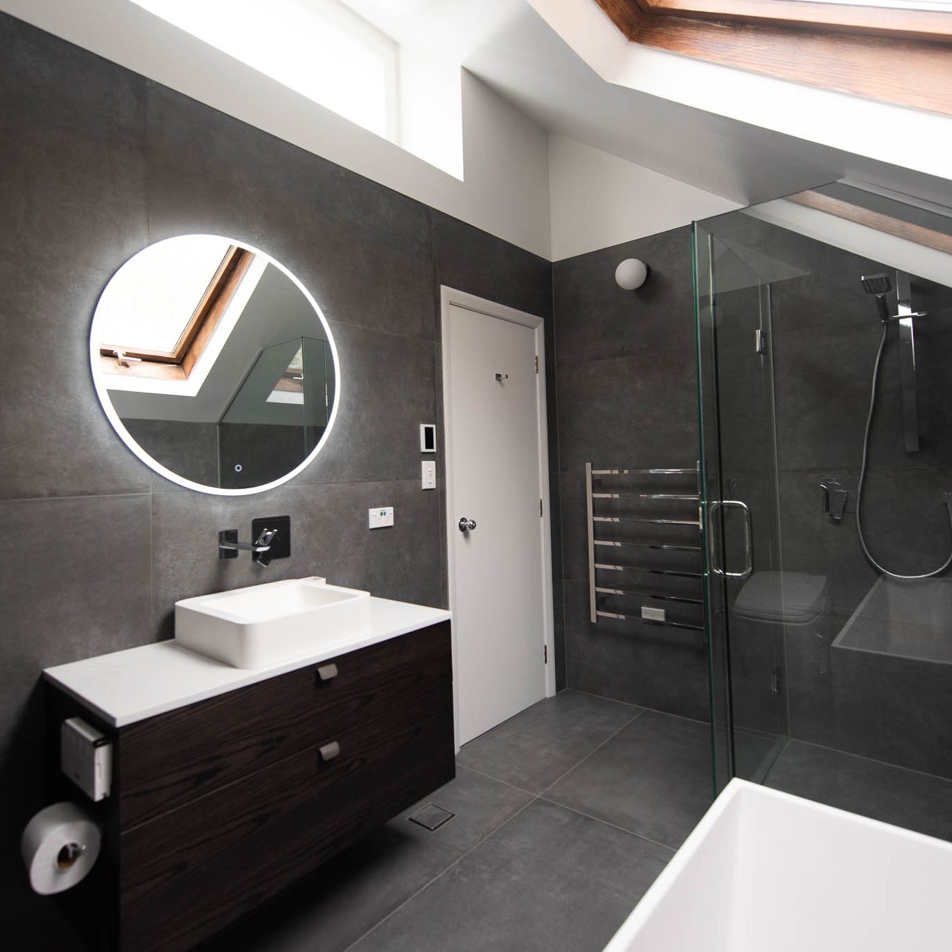 Tiled Bathroom (8)